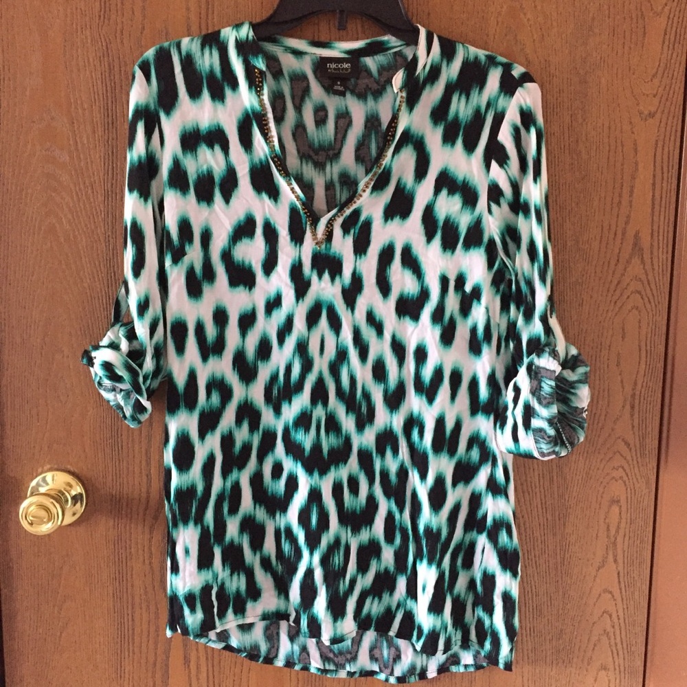 Nicole by Nicole Miller Green Cheetah Print Shirt